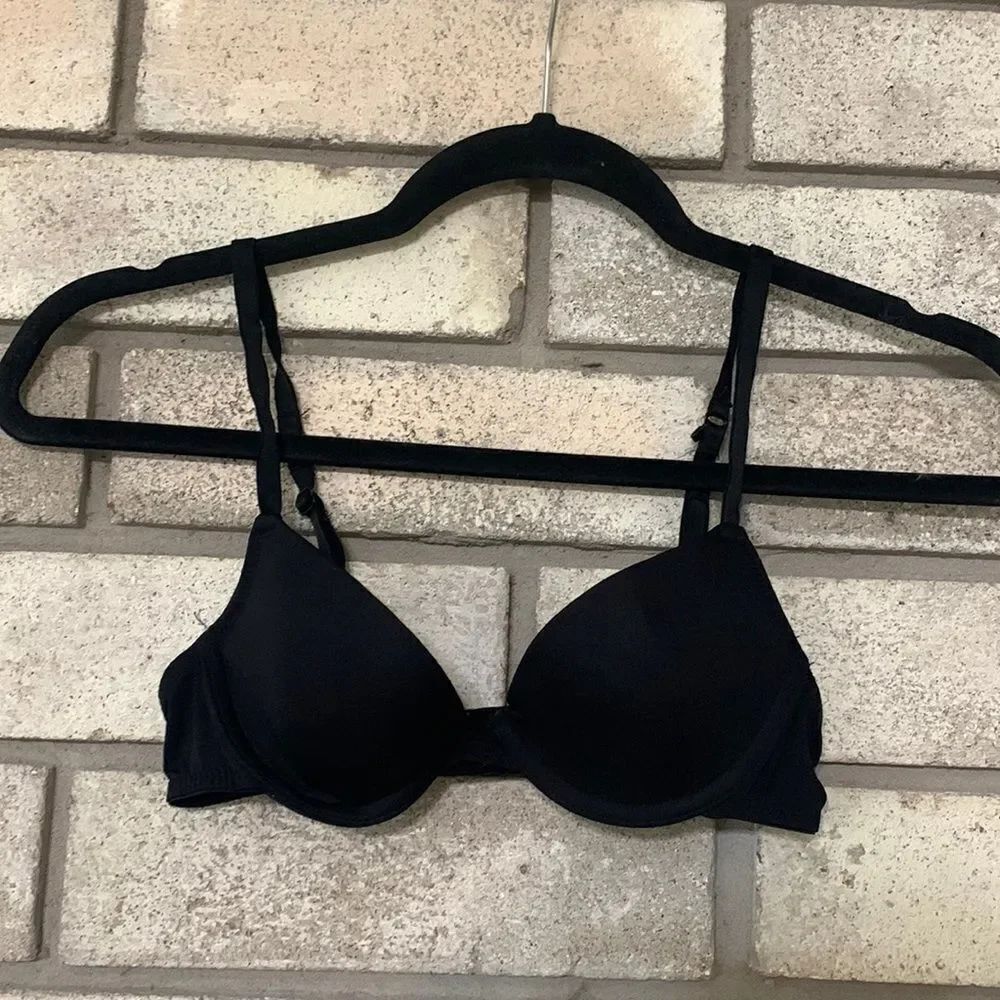 3for$20 bra has underwire 32A
